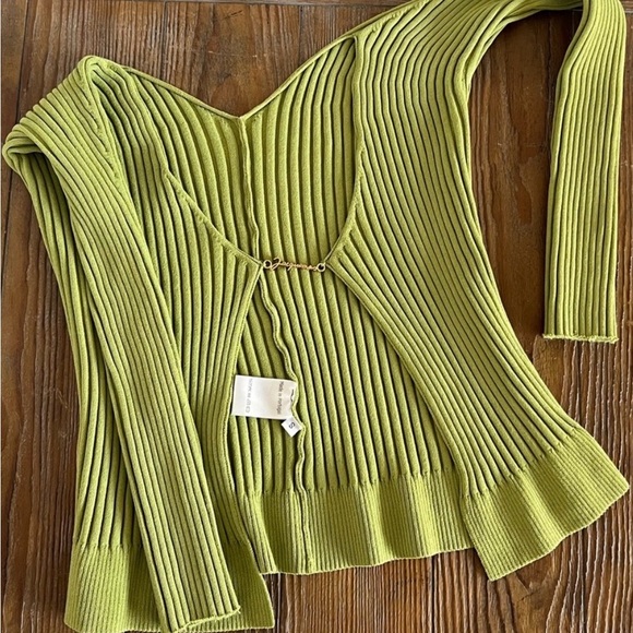 Green Ribbed Knit Top - Picture 3 of 6